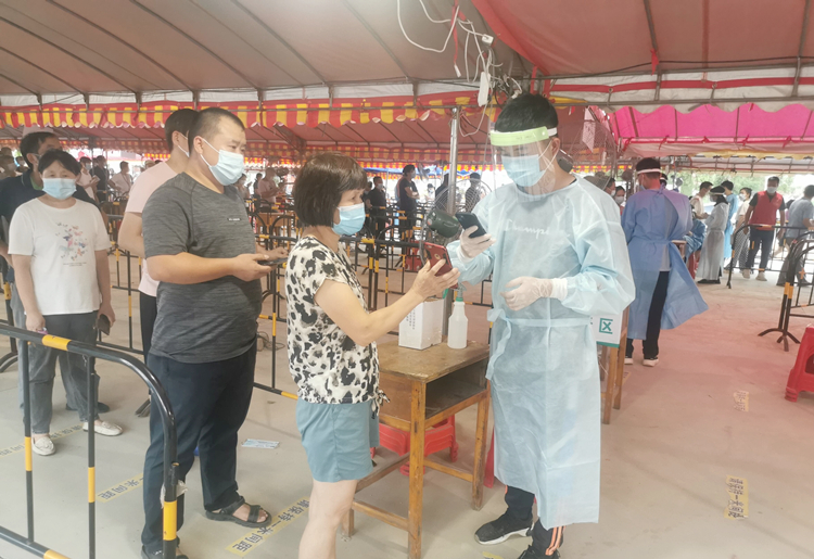 20220712 請(qǐng)黨放心、抗疫有我——中山坦洲項(xiàng)目助力當(dāng)?shù)匾咔榉揽?圖2.jpg